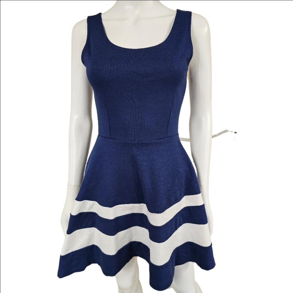 Charlotte Russe Sleeveless Fit And Flare Mini Dress Size S